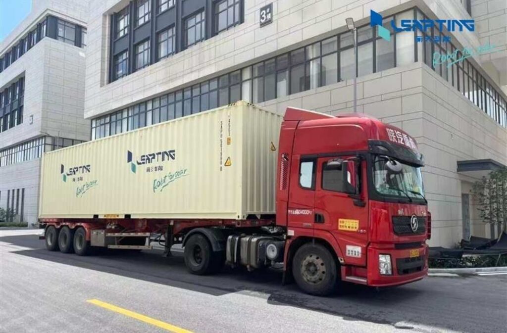 "ليبتينغ" تحل على مشروع باستطاعة جيجاواط في الشرق الأوسط لتركيب 3 ملايين لوح شمسي، وتشحن دفعة أولى مكونة من 25 روبوت MMR