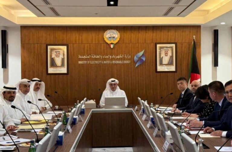 خلال الاجتماع