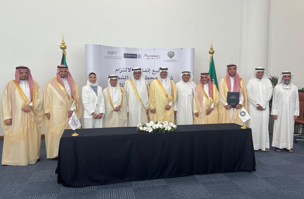 من مراسم توقيع اتفاقية المرحلتين الثانية والثالثة لمحطة الزور الشمالية
