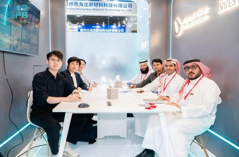 خلال المعرض العالمي لصناعة البطاريات وتخزين الطاقة بالصين