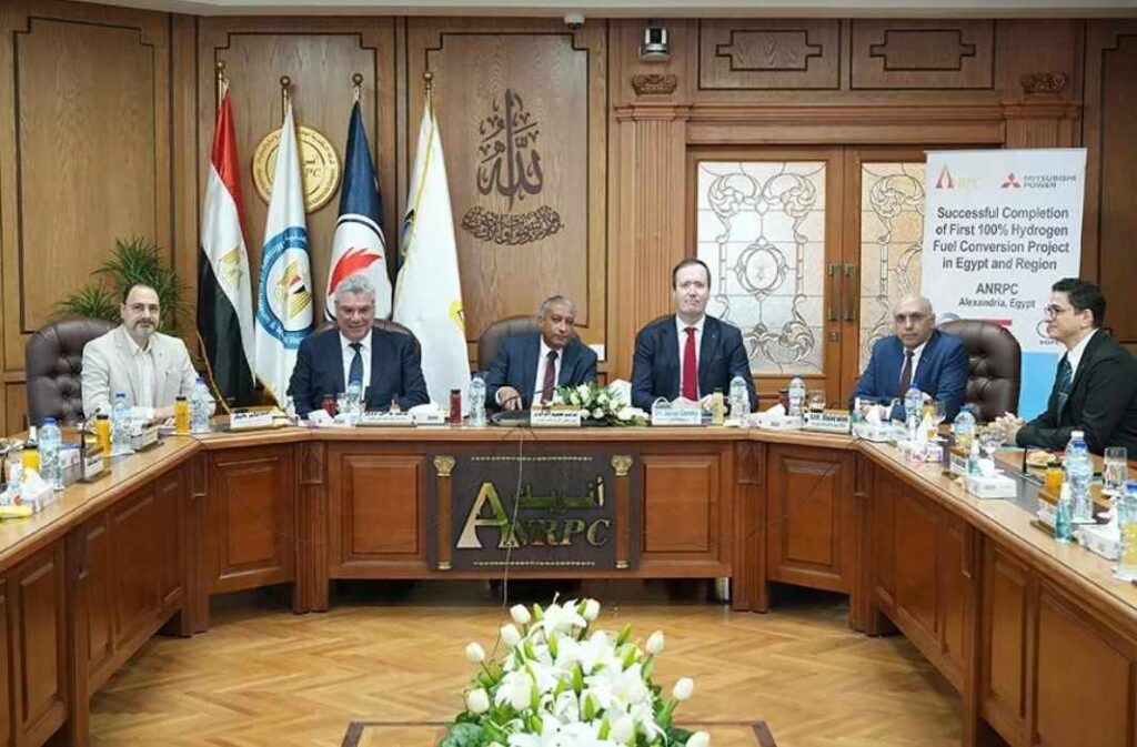 لأول مرة في الشرق الأوسط.. مصر تُشغّل مصفاة عملاقة بوقود الهيدروجين النقي
