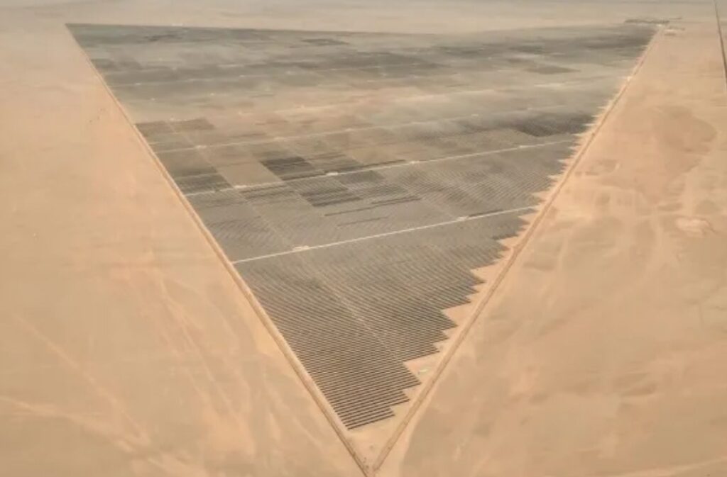 بكامل استطاعتها.. محطة الحناكية السعودية تضخ 1100 ميجاواط في الشبكة الوطنية\ مصدر الصورة: باور تشاينا