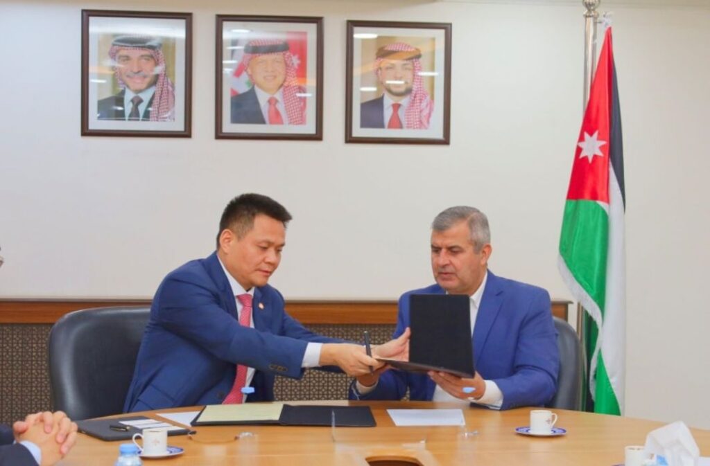 الأردن يمهد لمشروع هيدروجين أخضر بـ 1.15 مليار دولار مع شركة صينية