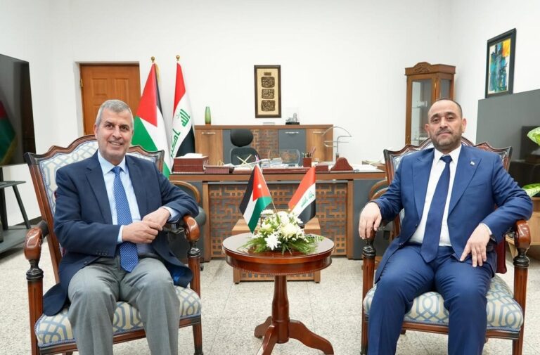 وزيرا الكهرباء العراقي والأردني (وكالة الأنباء العراقية)