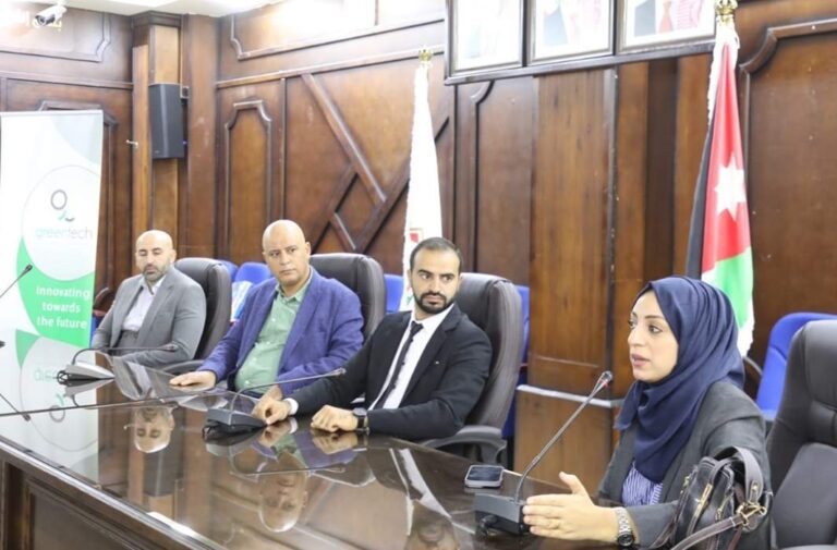 بتمويل إيطالي.. الأردن يطلق برنامجاً لتأهيل كوادر البلديات في قطاع الطاقة المتجددة