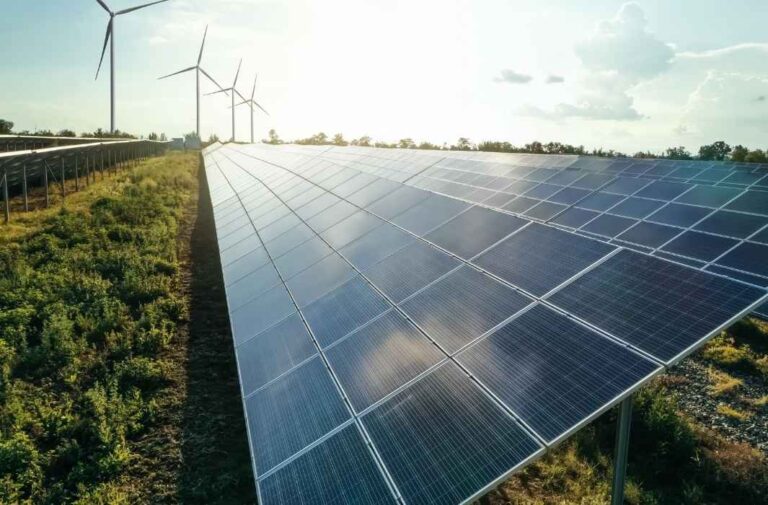 ثورة صينية خضراء.. كيف نجحت بكين في خفض تكلفة الطاقة النظيفة عالمياً؟ ثورة صينية خضراء.. كيف نجحت بكين في خفض تكلفة الطاقة النظيفة عالمياً؟