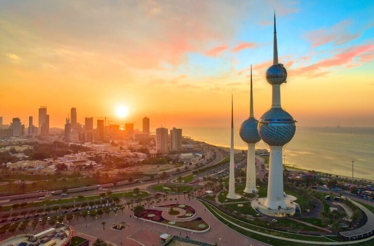 الكويت تدعو المستثمرين المؤهلين للحصول على وثائق مناقصة مشروعي الدبدبة والشقايا الكويت تدعو المستثمرين المؤهلين للحصول على وثائق مناقصة مشروعي الدبدبة والشقايا