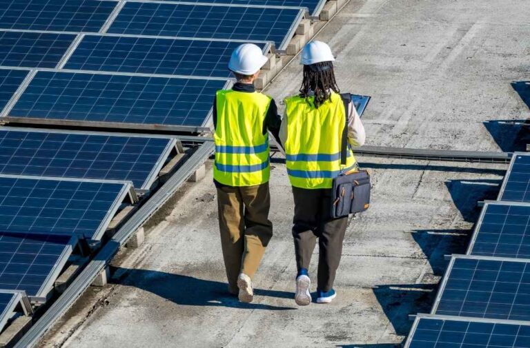 تقرير للمنتدى الاقتصادي العالمي: التحول الأخضر يضيف 9.6 مليون وظيفة صافية عالميًا بحلول 2030 تقرير للمنتدى الاقتصادي العالمي: التحول الأخضر يضيف 9.6 مليون وظيفة صافية عالميًا بحلول 2030