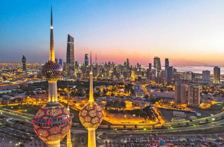 الكويت تطرح مزايدة جديدة لإنتاج 0.5 جيجاواط من الطاقة الشمسية و6 تحالفات تتنافس عليها الكويت تطرح مزايدة جديدة لإنتاج 0.5 جيجاواط من الطاقة الشمسية و6 تحالفات تتنافس عليها