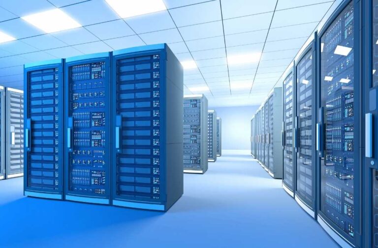 مراكز البيانات تتجاوز النفط: كيف يجبر الذكاء الاصطناعي العالم على التحول للطاقة الشمسية؟ مراكز البيانات تتجاوز النفط: كيف يجبر الذكاء الاصطناعي العالم على التحول للطاقة الشمسية؟