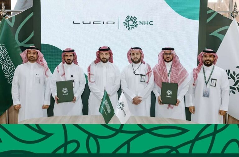 «الوطنية للإسكان» و«لوسيد» تتفقان على نشر محطات شحن السيارات الكهربائية في المشاريع السكنية