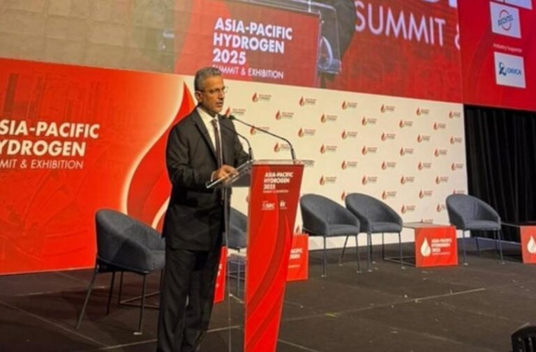 سلطنة عُمان في القمة الآسيوية: حوافز استثمارية ضخمة وسباق نحو «الهيدروجين الأخضر»