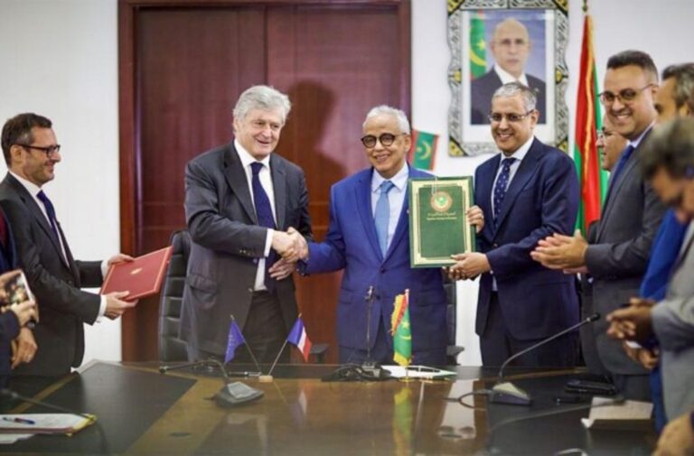 قرض فرنسي بـ39 مليون يورو لإنشاء 10 محطات شمسية في موريتانيا قرض فرنسي بـ39 مليون يورو لإنشاء 10 محطات شمسية في موريتانيا