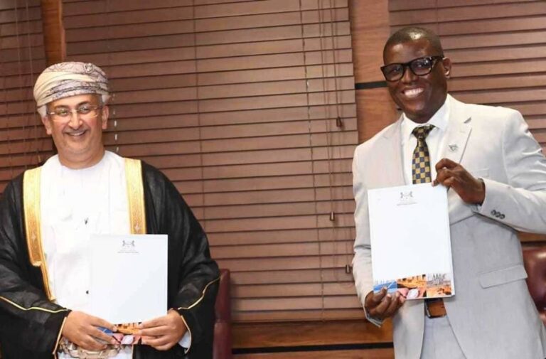 عُمان وبوتسوانا تطلقان تحالفاً لإنتاج 3 غيغاواط من الطاقة النظيفة وتخزينها عُمان وبوتسوانا تطلقان تحالفاً لإنتاج 3 غيغاواط من الطاقة النظيفة وتخزينها