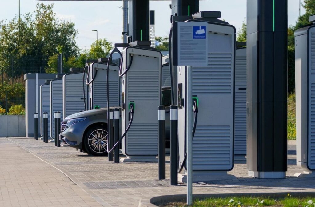 محطة شحن سيارات كهربائية