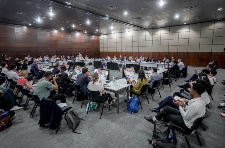 إطلاق “إعلان بيليم للتصنيع الأخضر” بدعم دولي واسع في مؤتمر الأطراف COP30 للمناخ ممثلون ومسؤولون دوليون خلال إعلان بيليم في مؤتمر الأطراف (COP30)