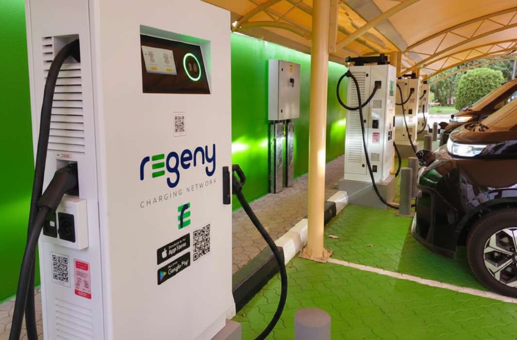 بالقرب من مطار دبي.. “ريجيني” تدشن مركزاً استراتيجياً للشحن السريع لخدمة الأساطيل والسيارات الكهربائية