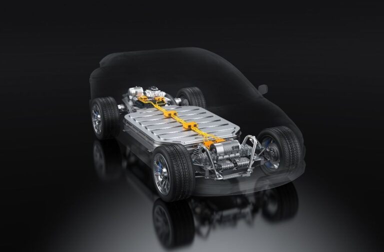 تقنية روسية تقلص تآكل سعة بطاريات السيارات الكهربائية بنسبة 50% تقنية روسية تقلص تآكل سعة بطاريات السيارات الكهربائية بنسبة 50% (تعبيرية)