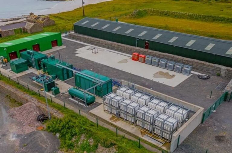 لأول مرة عالمياً.. نجاح دمج طاقة المد والجزر والبطاريات والهيدروجين في نظام موحد لأول مرة عالمياً.. نجاح دمج طاقة المد والجزر والبطاريات والهيدروجين في نظام موحد