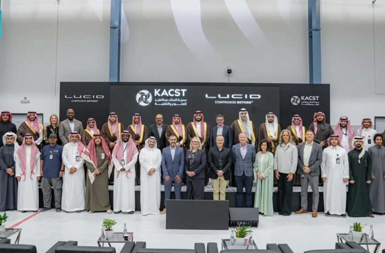 السعودية تدشن أول مركز ابتكار للسيارات الكهربائية في الشرق الأوسط بشراكة “كاكست” و “لوسيد” افتتاح مركز ابتكار السيارات الكهربائية