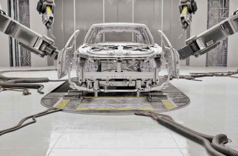 مدير “فورد”: القوانين الحالية غير واقعية وتُربك مشتري السيارات الكهربائية صناعة السيارات