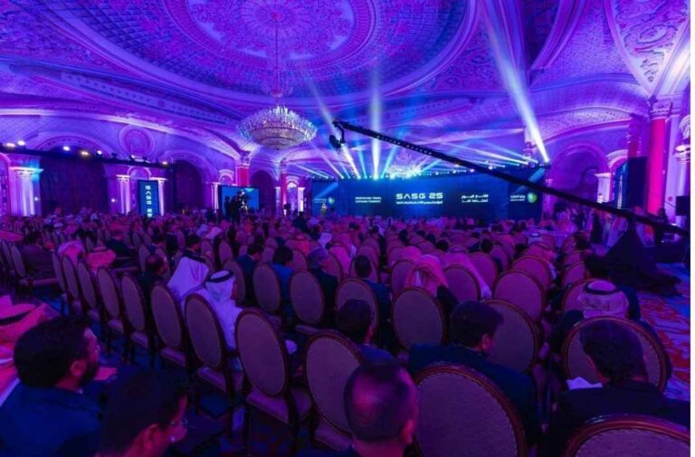 السعودية: ربط 12.3 جيجاواط «طاقة متجددة» وأتمتة 40 % من شبكات الكهرباء السعودية: ربط 12.3 جيجاواط «طاقة متجددة» وأتمتة 40 % من شبكات الكهرباء (من المؤتمر السعودي للشبكات الذكية 2025)