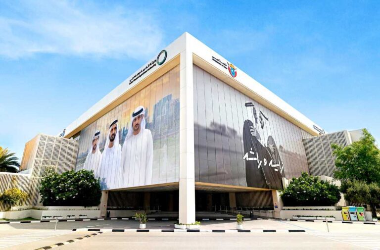 هيئة كهرباء ومياه دبي ترسي عقداً بقيمة 216 مليون درهم لتعزيز كفاءة واعتمادية شبكات نقل المياه المقر الرئيسي لهيئة كهرباء ومياه دبي