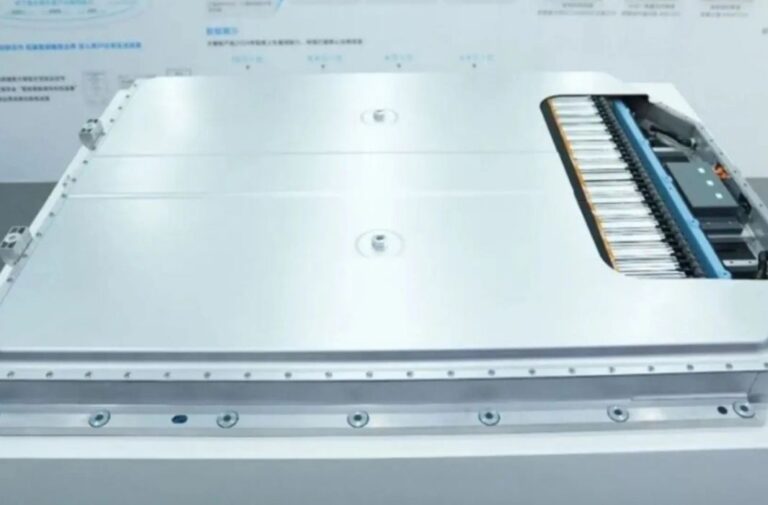 وي لايون الصينية تصل مخبرياً لبطارية صلبة تتجاوز 800 واط للكغ وتقترب من حاجز الألف