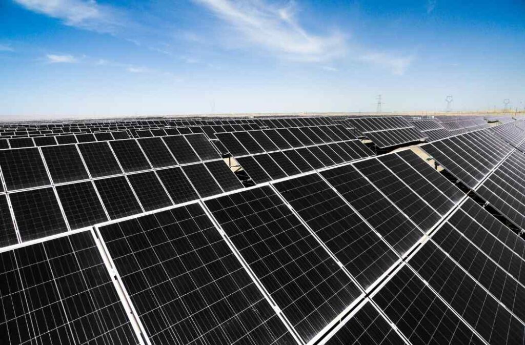 رخصة لإنتاج 2.6 ميجاواط من الطاقة الشمسية لشركة "أبو قير للأسمدة" بنظام الاستهلاك الذاتي