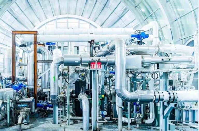 بعد هيمنة دامت 100 عام.. البخار يتنحى لصالح «الكربون فوق الحرج» في مولد صيني جديد