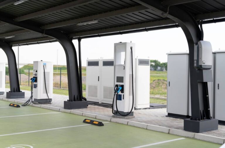 محطات شحن للسيارات الكهربائية