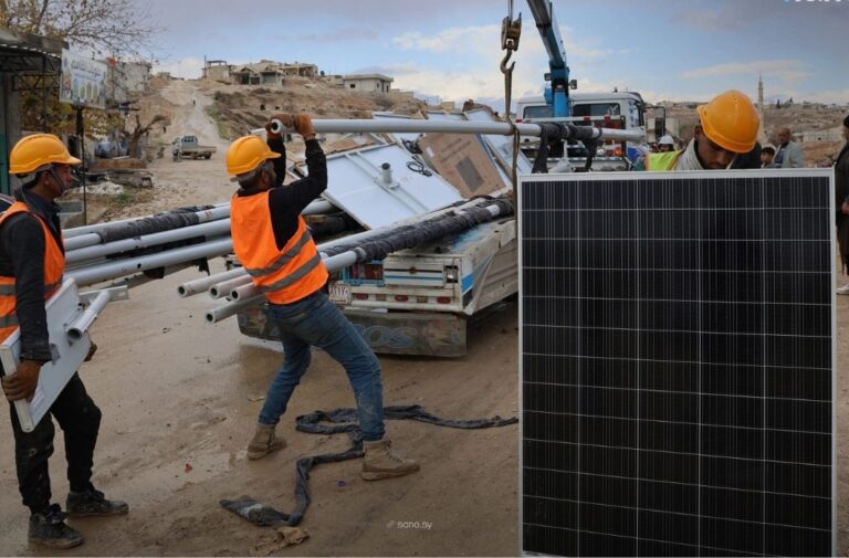 تركيب 500 عامود إنارة بالطاقة الشمسية في حماة