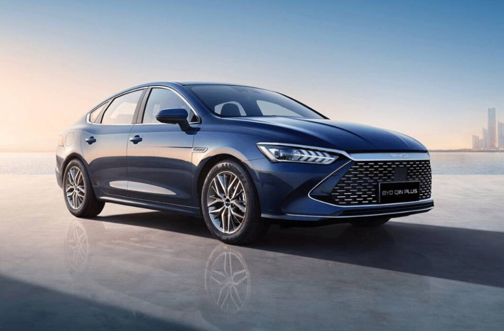 سيارة Qin Plus الهجينة