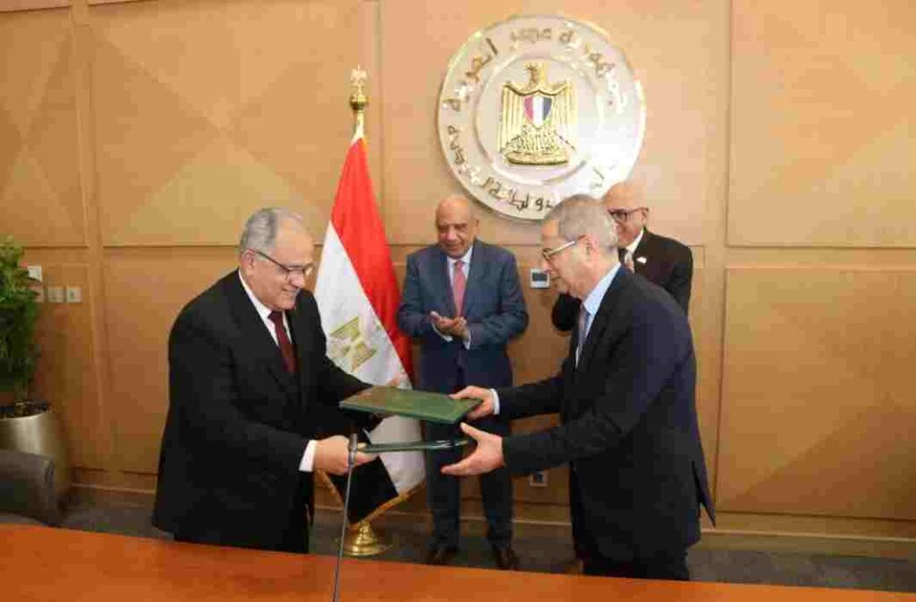 مصر: «الكهرباء» و«العربية للتصنيع» تؤسسان شركة لصيانة أنظمة الطاقة الشمسية فوق الأسطح