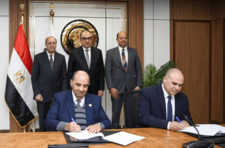 خلال توقيع الاتفاقية