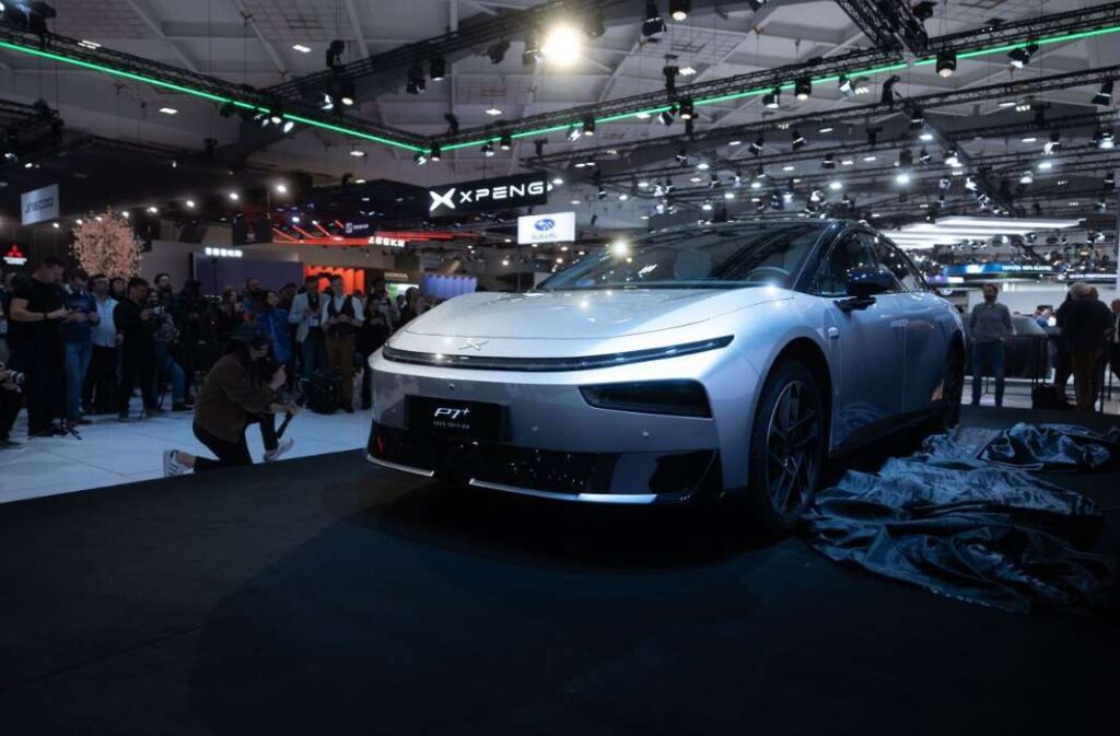 سيارة XPENG P7+