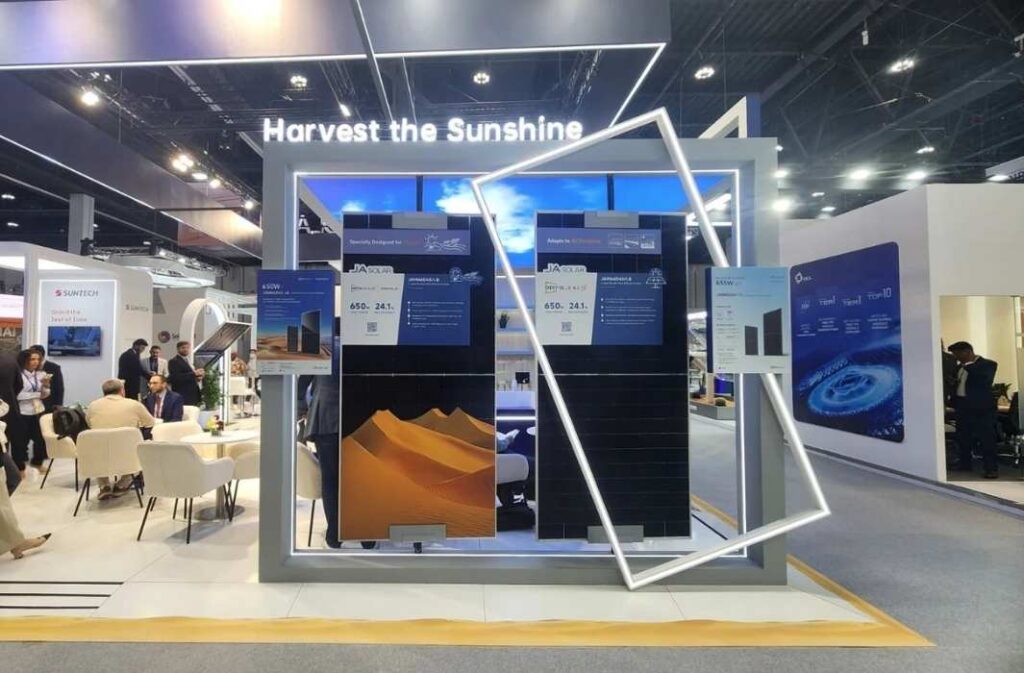 ألواح JA Solar في WFES2026