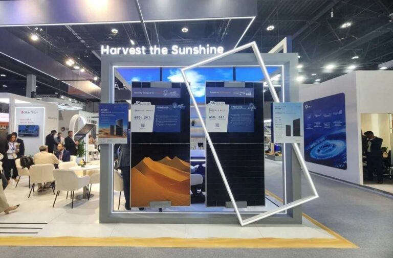 ألواح JA Solar في WFES2026
