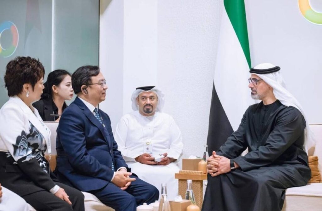 في "قمة المستقبل".. الإمارات تبحث مع "بي واي دي" تطوير صناعة السيارات الكهربائية محلياً