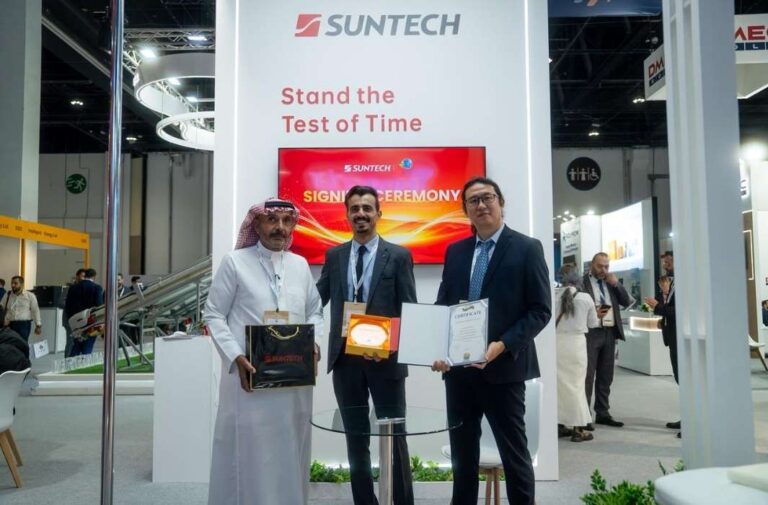 توقيع الاتفاقية بين صن تيك باور ومؤسسة دليل الطاقة