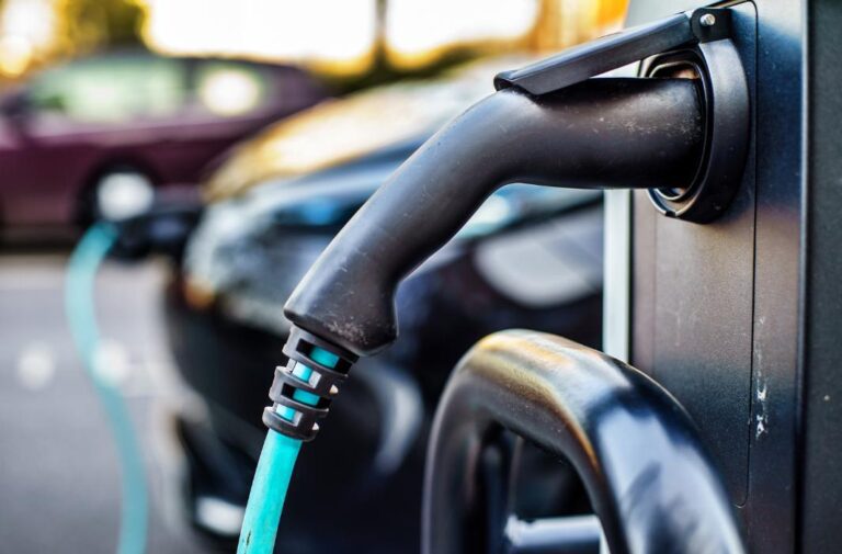 سيارة كهربائية