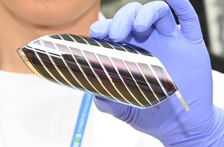 جزيء "TISQ" الجديد..ابتكار يرفع كفاءة واستقرار الخلايا الشمسية العضوية (تعبيرية)