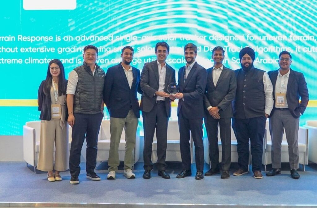 شركة PV Hardware تواصل ريادتها بحصد جائزتين متتاليتين في صناعة الطاقة الشمسية