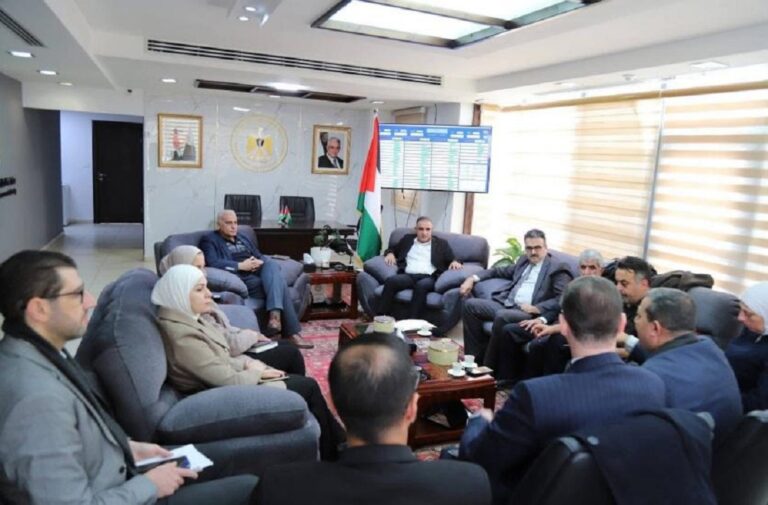 الطاقة الشمسية لخفض التكاليف التشغيلية على المزارعين الفلسطينيين لقاء حكومي يؤكد أهمية دمج الطاقة الشمسية في المشاريع الزراعية بفلسطين