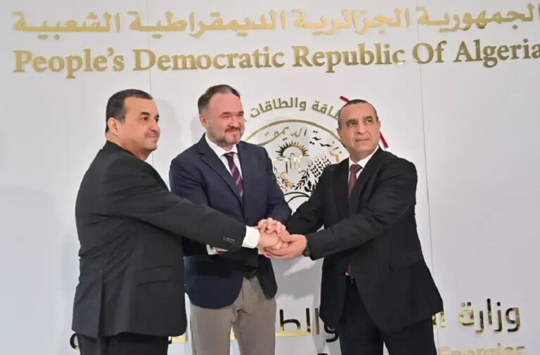 الهيدروجين والغاز يتصدران الحوار الطاقوي السادس بين الجزائر والاتحاد الأوروبي الجزائر والاتحاد الأوروبي يبحثان تعزيز التعاون الطاقوي