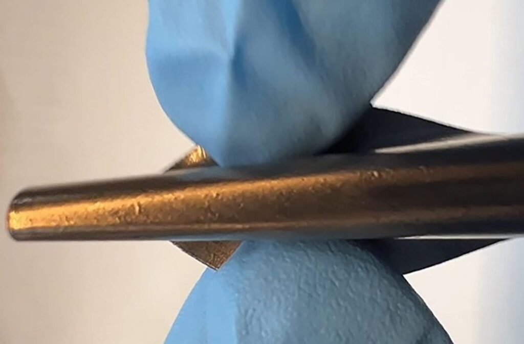 أرق من شعرة الإنسان بـ 100 مرة.. مادة نانوية أحادية الأبعاد تضاعف كفاءة التخزين في البطاريات