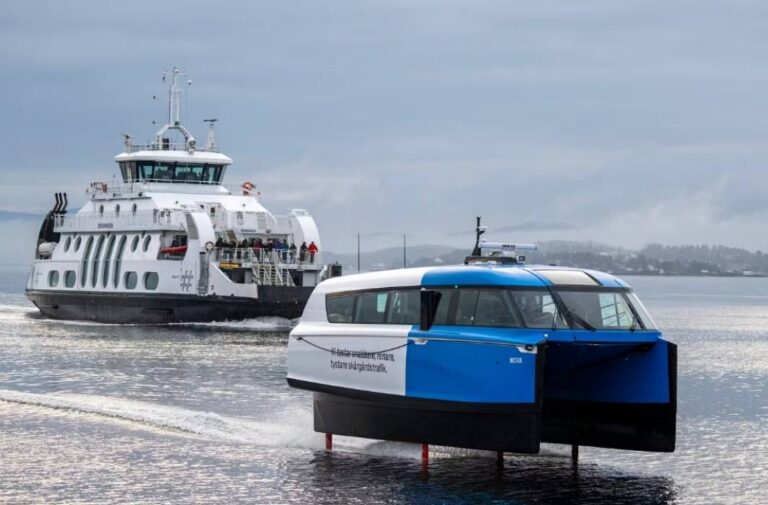 ​«كانديلا P-12»..أول عبّارة كهربائية تقطع 160 ميلاً بتكلفة 200 يورو فقط