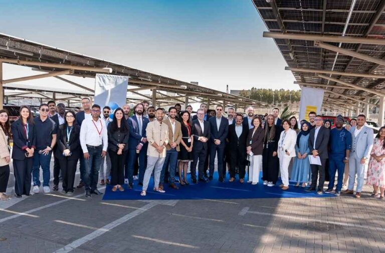 خلال افتتاح المحطة الشمسية