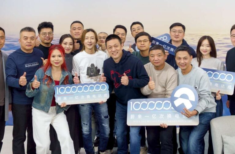 احتفال نيو بإتمام 100 مليون عملية تبديل للبطاريات