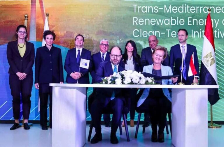 خلال توقيع اتفاقية بين الاتحاد الأوروبي ومصر